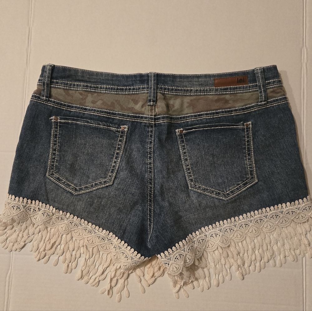 Lei Ashley low rise Ashley Camo Blue denim lace hem shorts juniors 11